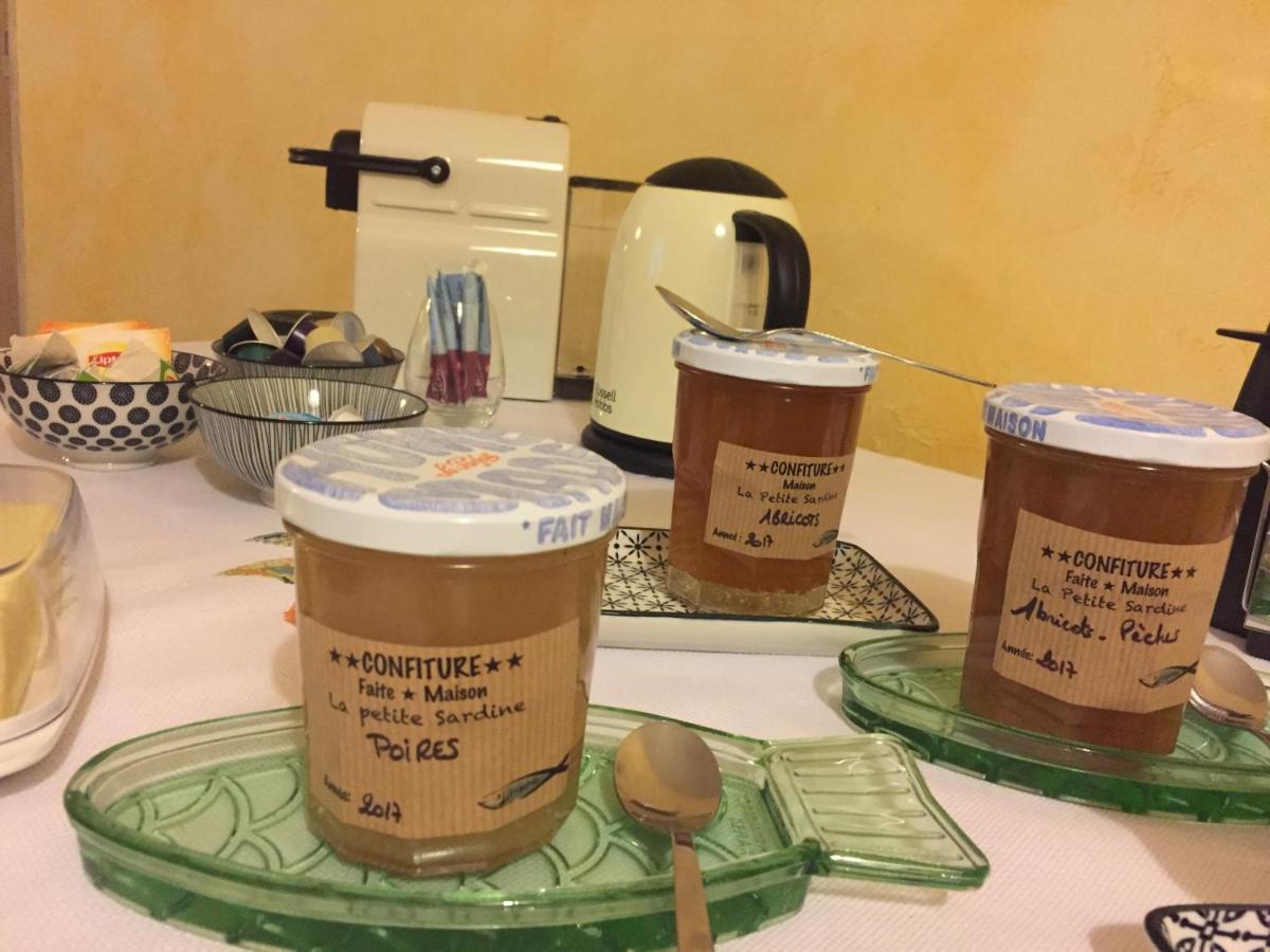 Bed and Breakfast La Petite Sardine Lirac Екстер'єр фото