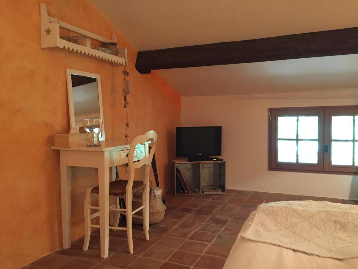 Bed and Breakfast La Petite Sardine Lirac Екстер'єр фото