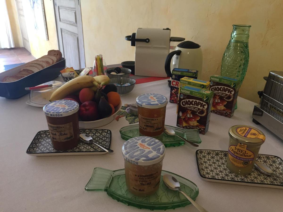Bed and Breakfast La Petite Sardine Lirac Екстер'єр фото