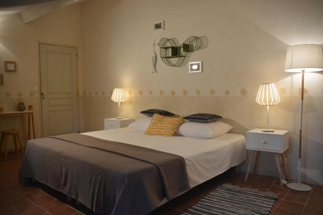 Bed and Breakfast La Petite Sardine Lirac Екстер'єр фото
