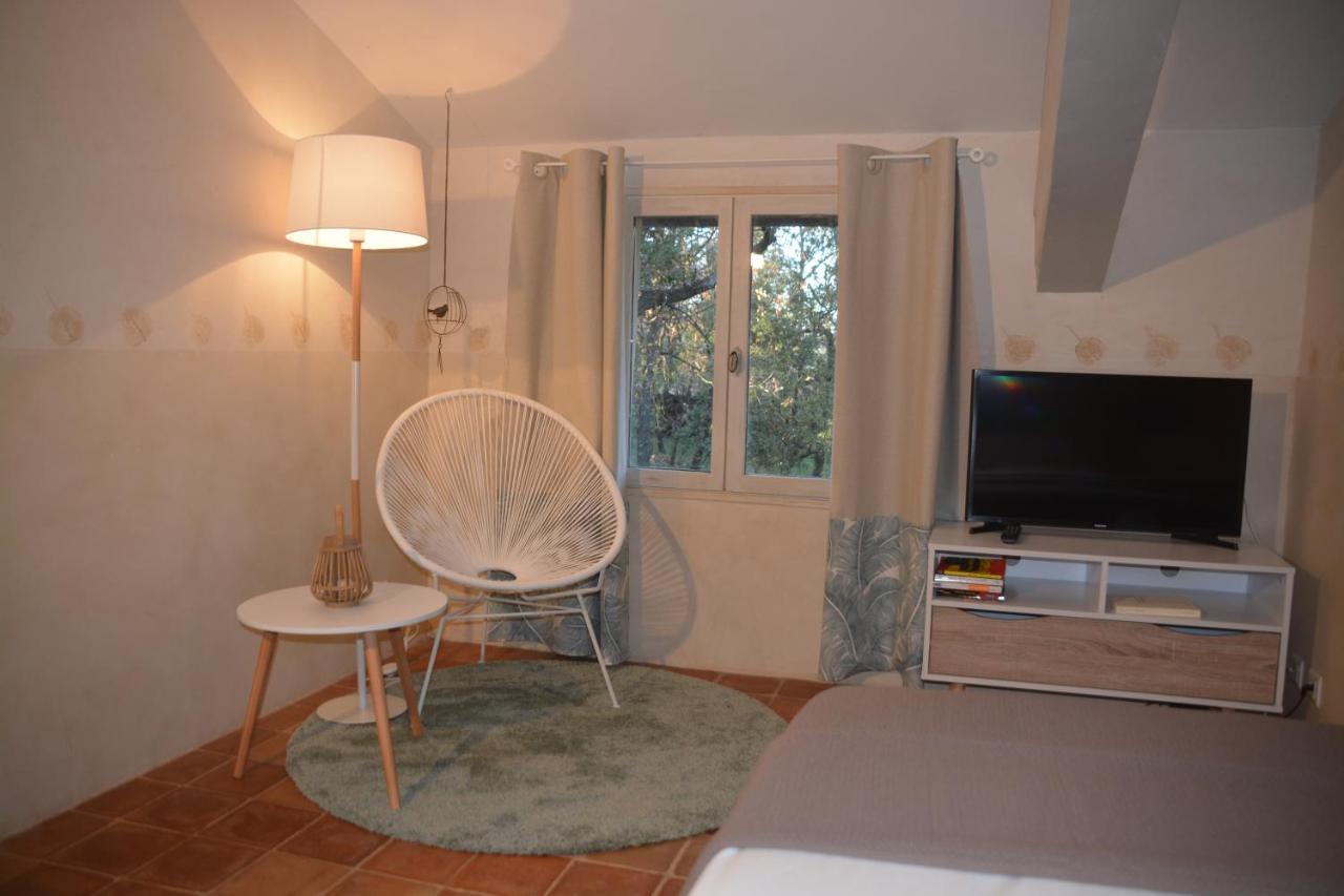 Bed and Breakfast La Petite Sardine Lirac Екстер'єр фото